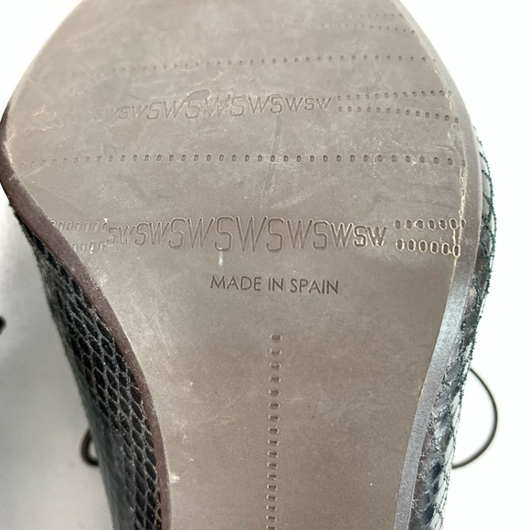 Stuart Weitzman embossed cut out pumps size 8.5 - Picture 13 of 14